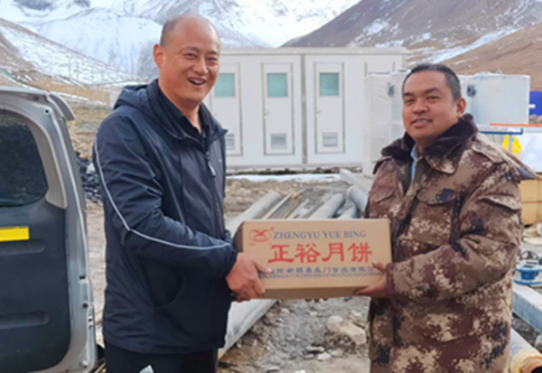 陕煤建设矿建三公司“双节”来临之际慰问一线职工