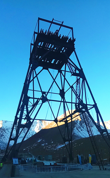 陕煤建设矿建三公司天山项目部Ⅵ型井架安装工作圆满完成