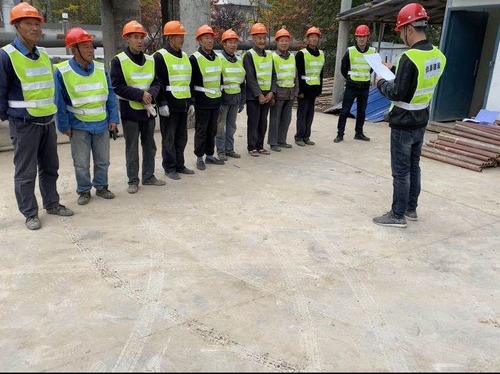 路桥分公司胡家河矿井及选煤厂室外排洪渠停车位工程顺利开工