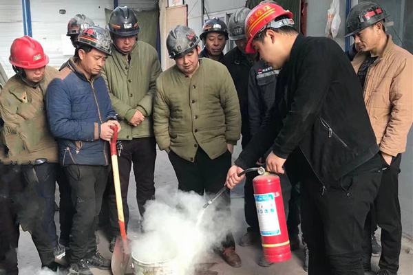 陕煤建设矿建二公司:消防日里宣传忙共筑安全“防火墙”
