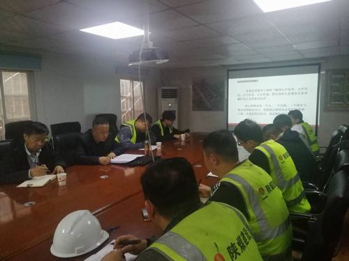 陕煤建设铜煤公司以领导深入基层讲党课凝聚推动企业发展的思想动力