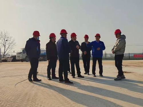 西安重装集团党委书记向新刚、副总工程师杨强来一行 莅临咸阳分公司铜煤机项目部检查指导工作