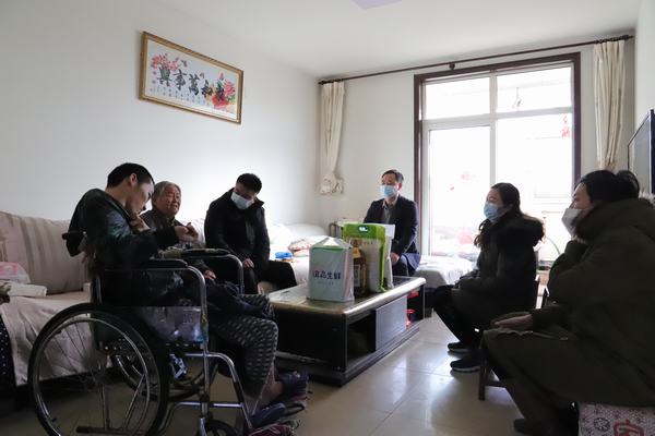 陕煤建设矿建二公司组织开展困难职工慰问活动