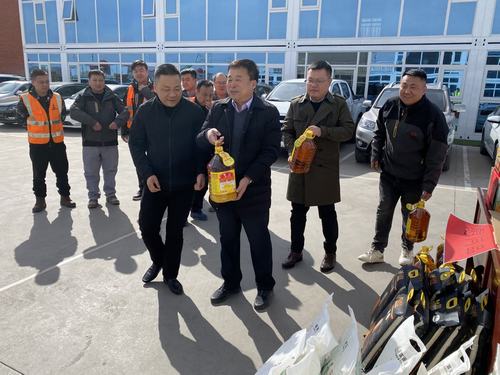 陕煤建设铜煤公司看望慰问春节坚守一线的项目部职工