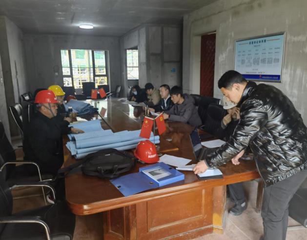 绿宇公司：蓝山水岸项目部积极进行项目图纸答疑 石材样品确定工作