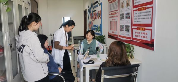 陕煤建设天工公司组织义诊理疗活动