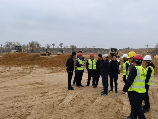榆林市科创新城管委会总工程师刘兵一行到科创新城项目检查指导工作