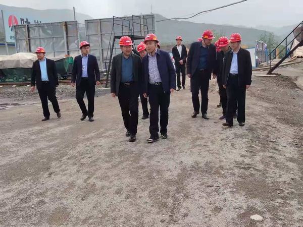 陕煤集团监察室副主任吴均莅临陕煤建设矿建二公司王峰项目部检查指导工作