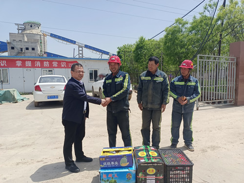 陕煤建设机电安装公司深入一线慰问鼓干劲