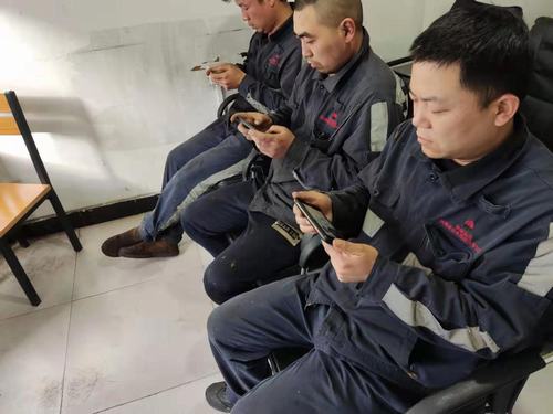 陕煤建设洗选煤运营公司柠条塔运营项目部开展《职业病防治法》宣传周活动