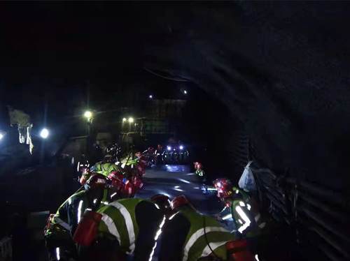 陕煤建设机电安装公司小保当项目部抢抓工期不放松