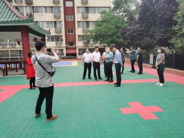 国务院住建部领导莅临陕煤建设老旧小区改造项目部光明小区指导工作