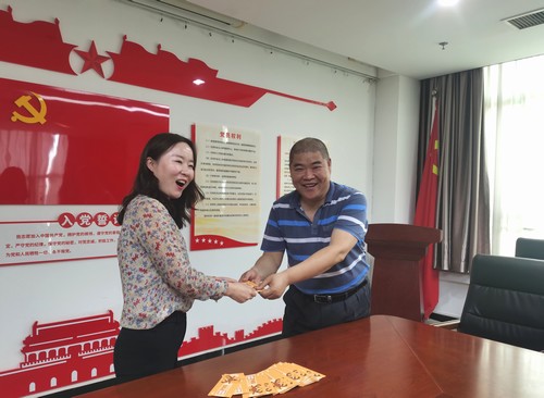 陕煤建设公司为职工送上生日祝福