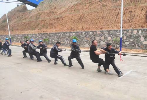 陕煤建设洗选煤运营公司左权洗煤厂项目部：喜迎端午 拔河传情