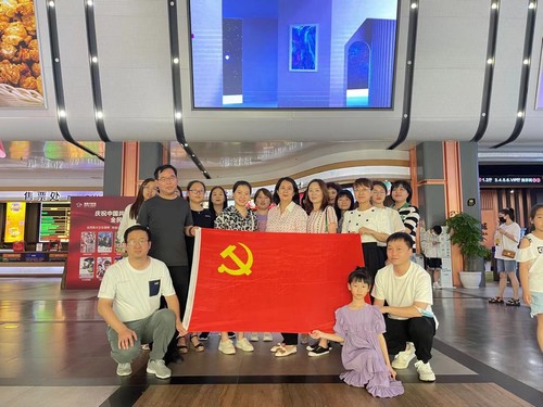 陕煤建设公司开展“重温红色记忆 坚定理想信念”主题观影活动