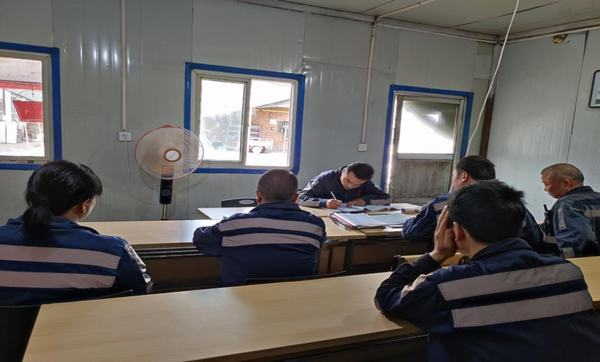 陕煤建设洗选煤运营公司红柳林洗煤厂项目部:打好“防暑”战，穿好“降温”衣