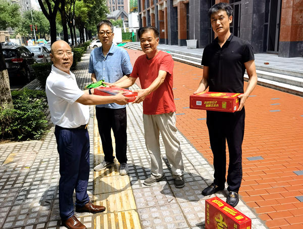 陕煤建设公司：情系一线“送清凉”