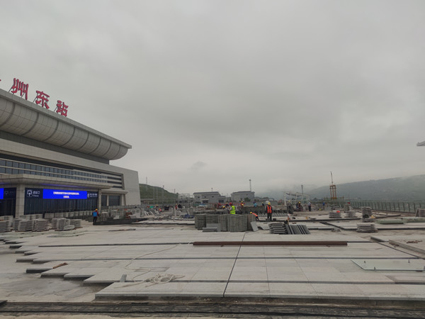 夏日炎炎    依然坚守