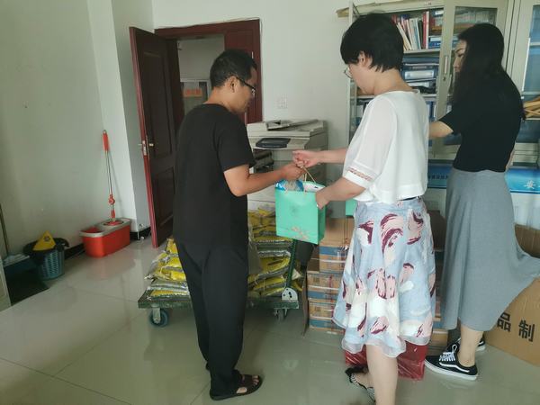 陕煤建设设计研究院:炎炎夏日送清凉 款款深情暖人心