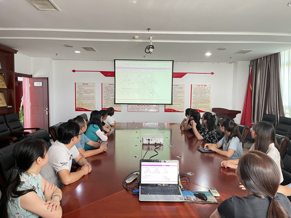 陕煤建设公司开展关爱职工健康知识讲座