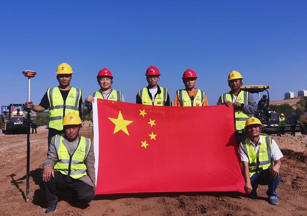 陕煤建设榆林公司用实际行动为祖国庆生