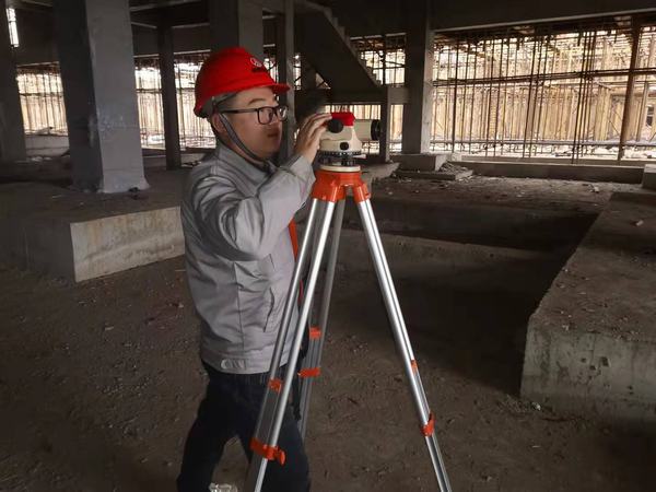 当“90”后与工地相遇