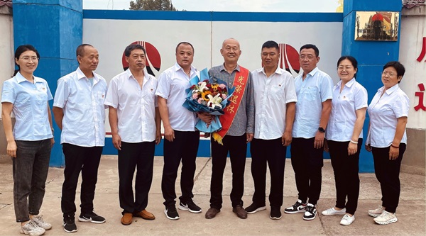 陕煤建设澄合分公司物资设备管理部：全员暖心送战友 阳关山水再一程