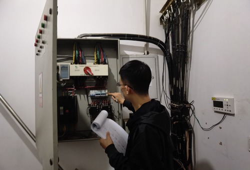 陕煤建设路桥分公司将温暖送到职工心坎里