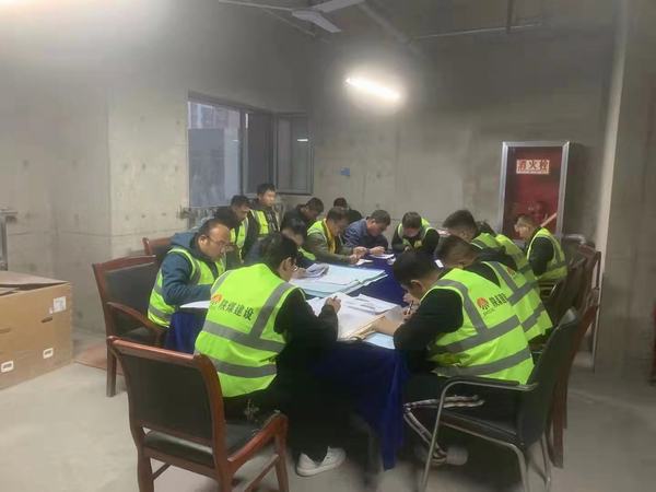 陕煤建设铜煤公司第十五项目部业务知识“小课堂”为职工充电蓄能