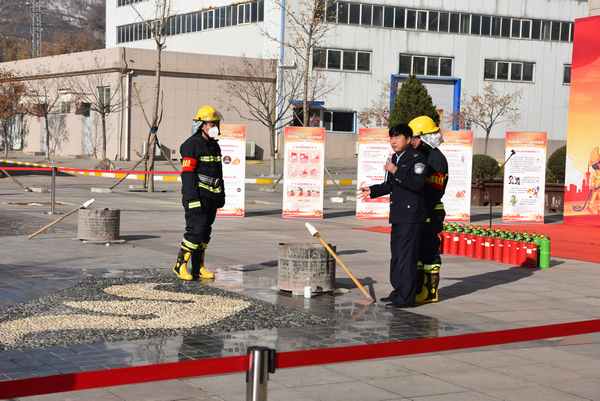 陕煤建设煤矿运营服务分公司：消防“实战”演练 增强应急能力