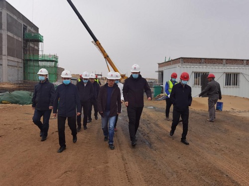 陕煤集团基本建设管理部主任李云鹏一行莅临陕煤建设路桥分公司榆阳煤炭物流园区项目检查指导工作