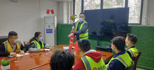 陕煤建设铜煤公司基层项目部开展消防应急演练，筑起安全防火墙