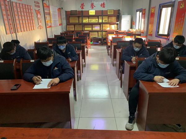 陕煤建设韩城分公司安装三项目部“三把锁”锁紧节前清廉门