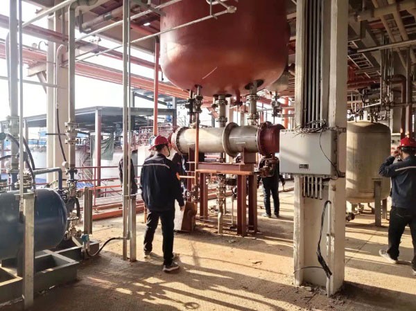 陕煤建设洗选煤运营公司第六项目部:3.4万吨不饱和聚酯树脂及公用工程项目调试打压成功