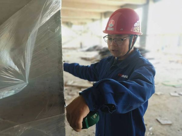 雷厉风行铁脚板 刚中柔外秀才哥