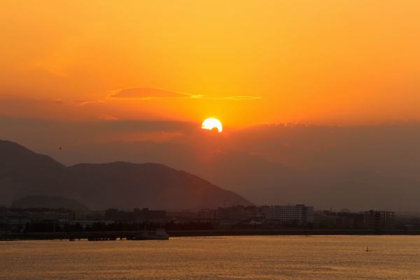这恰到好处的落日余晖
