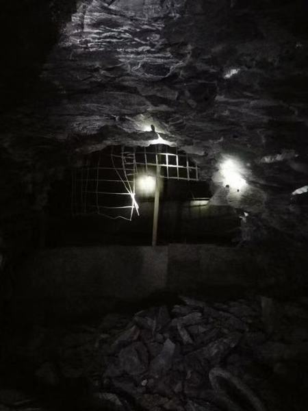 陕煤建设矿建二公司王峰项目部大型设备换装硐室与南翼辅运大巷顺利贯通