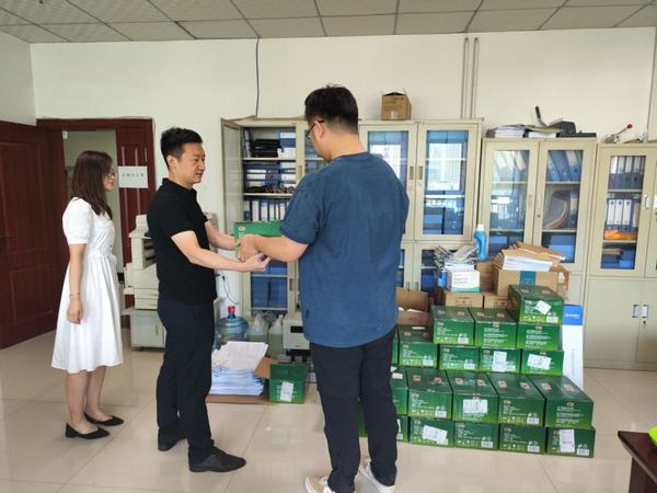 炎炎夏日送清凉,浓浓关爱沁人心