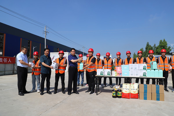 司正林深入汉中分公司开展慰问”送清凉”