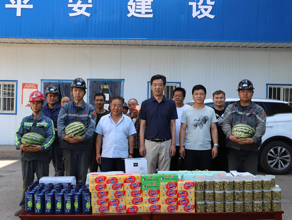 清凉抵一线 鼓干劲 保安康