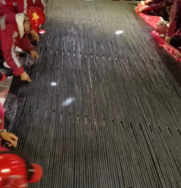 陕煤建设机电安装公司28小时抢修曹家滩矿主斜井带式输送机