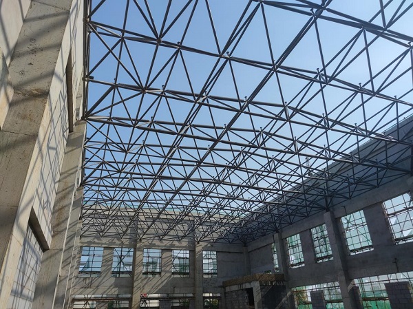 陕煤建设绿宇公司：中秋献礼，提前完成网架吊装