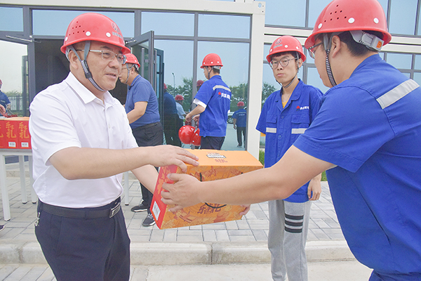 浓浓中秋情 慰问暖人心