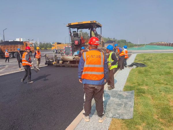 陕煤建设天工公司土建五部挑灯夜战,开启赶“工期”加速度