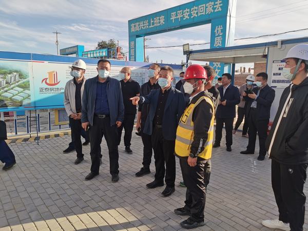 鄂托克旗旗委副书记、政府旗长王国泉一行莅临陕煤建设内蒙古分公司第二项目部检查指导工作