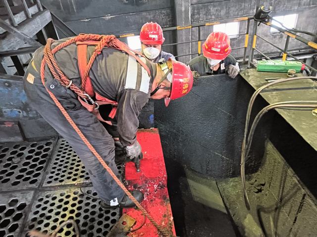 陕煤建设洗选煤运营公司澄合山阳运营项目部:鏖战检修迎国庆