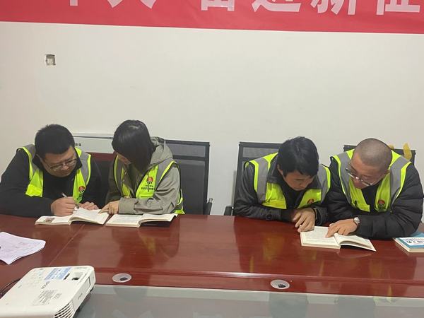 陕煤建设铜煤公司:第一项目部党支部多项举措开展“纪律学习教育月”回头望