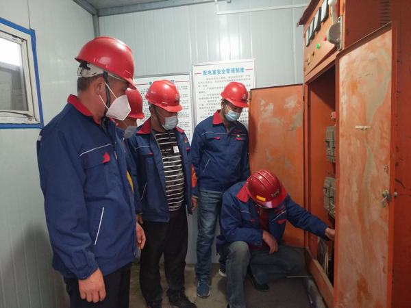 陕煤建设韩城分公司土建九项目部做好“三大员”奏响安全生产强音