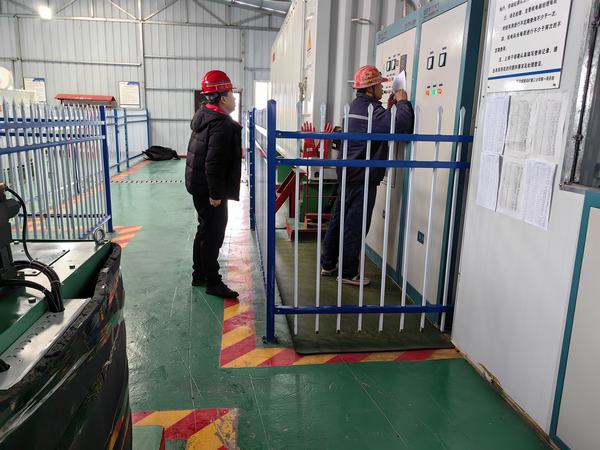 陕煤建设矿建二公司组织开展“拉网式”安全检查