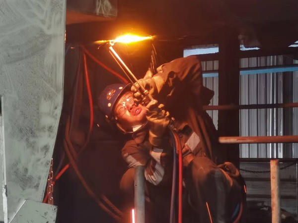 陕煤建设洗选煤运营公司红柳林洗煤厂项目部: 高温“烤”验“暑”你最美